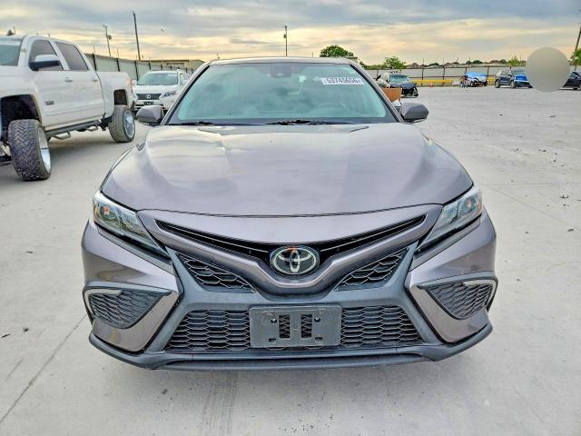 Продажа на аукционе авто 2022 Toyota Camry, vin: 4T1G11AK4NU704523, номер лота: 53745656