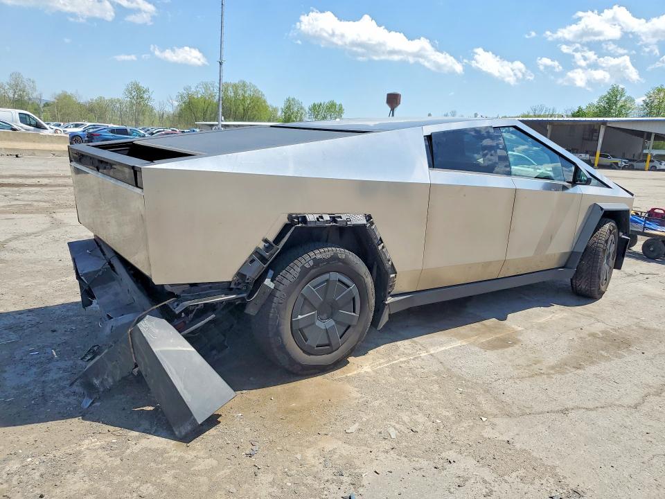 52369906 :رقم المزاد ، 7G2CEHED0RA055601 vin ، 2024 Tesla Cybertruck مزاد بيع