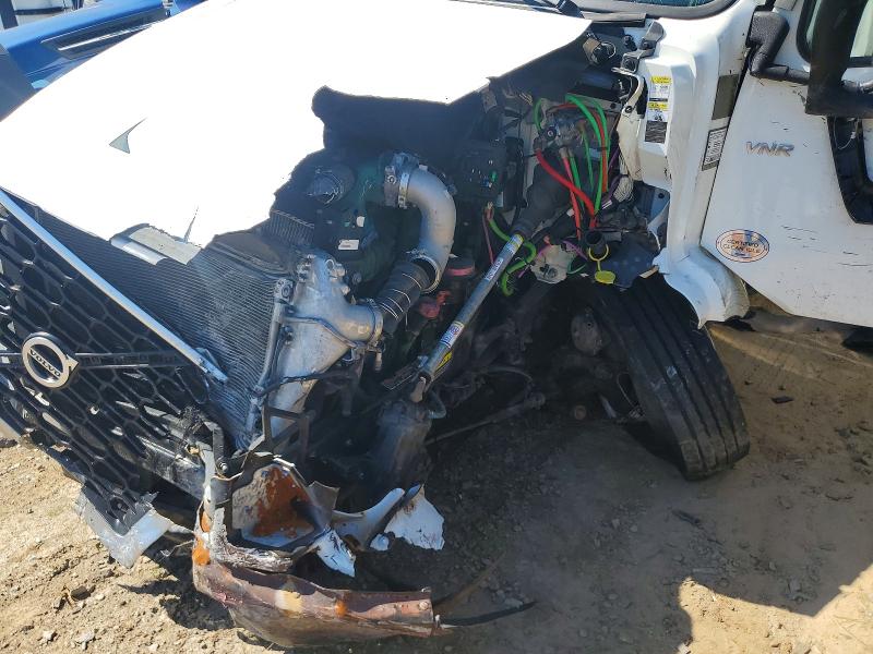 54121256 :رقم المزاد ، 4V4W39EG1SN670646 vin ، 2025 Volvo Vnr مزاد بيع