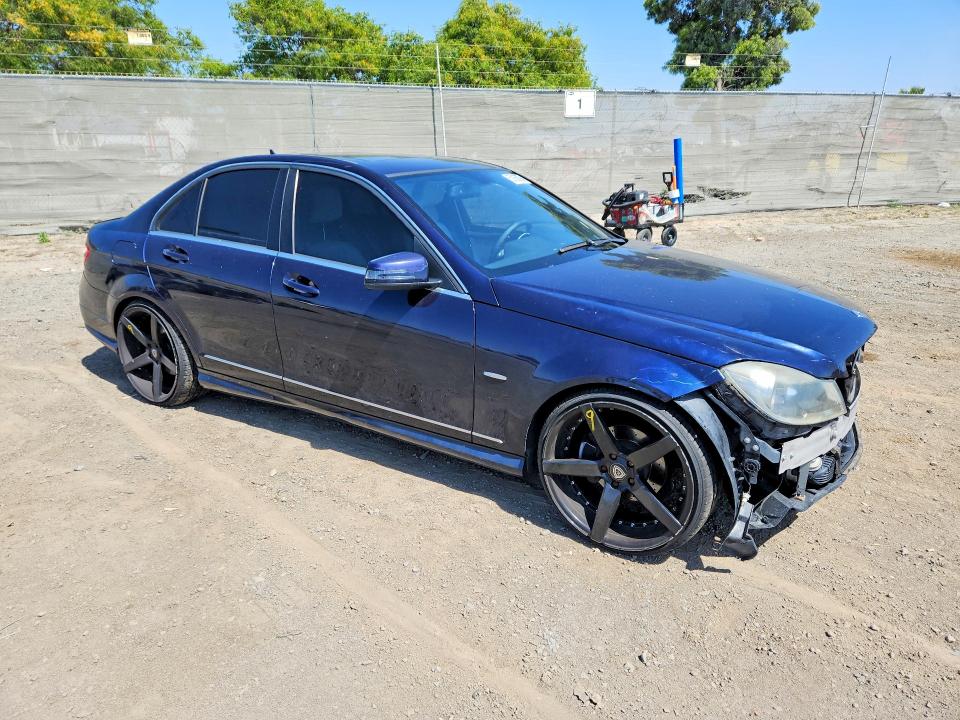 Продажа на аукционе авто 2012 Mercedes-benz C, vin: WDDGF4HB7CR220610, номер лота: 52166076