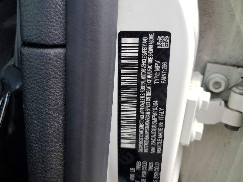 52202116 :رقم المزاد ، ZACNJDBB5MPM19354 vin ، 2021 Jeep Renegade مزاد بيع