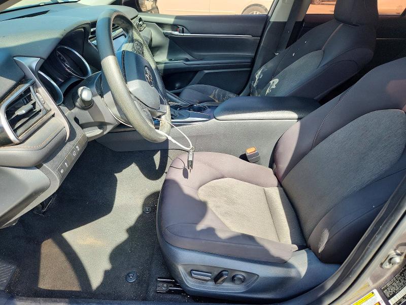53885226 :رقم المزاد ، 4T1C11AK1LU942941 vin ، 2020 Toyota Camry مزاد بيع