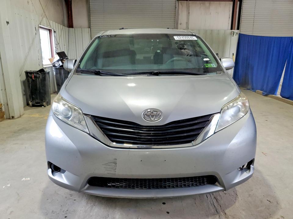 Продажа на аукционе авто 2013 Toyota Sienna, vin: 5TDKK3DC5DS333239, номер лота: 52450846