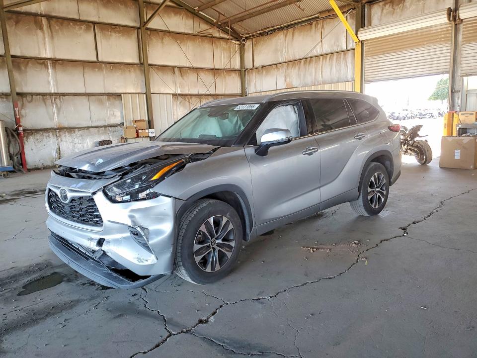 53131856 :رقم المزاد ، 5TDGZRAH4NS546883 vin ، 2022 Toyota Highlander مزاد بيع