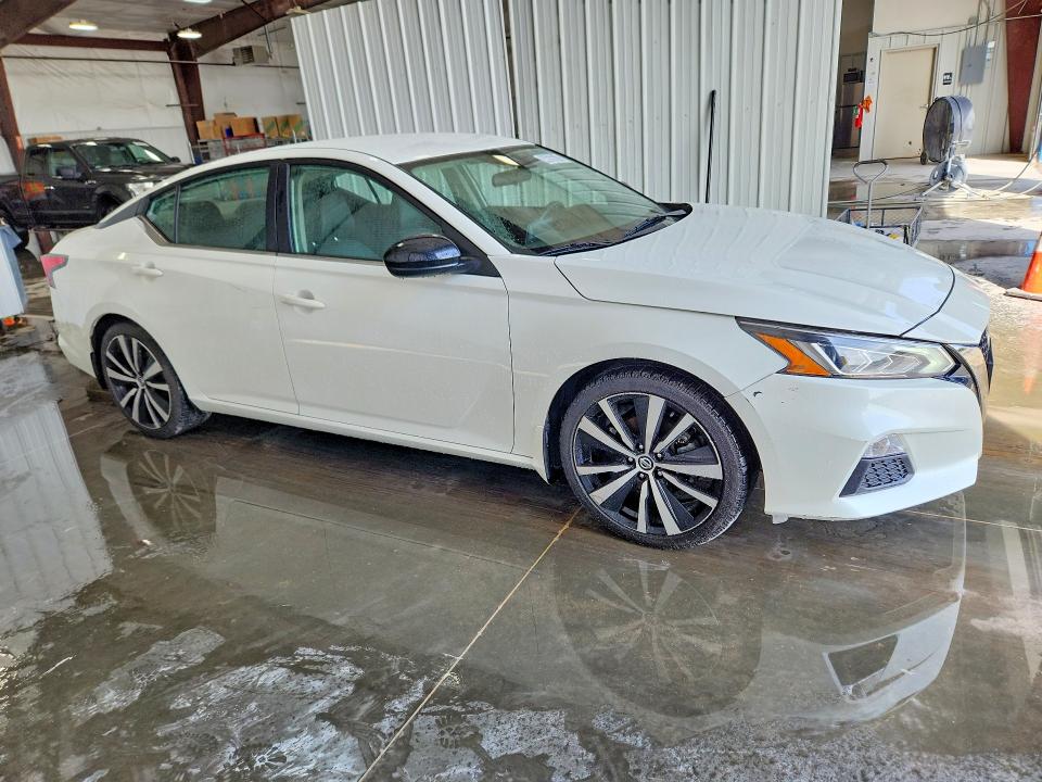 48696616 :رقم المزاد ، 1N4BL4CV6NN347282 vin ، 2022 Nissan Altima مزاد بيع