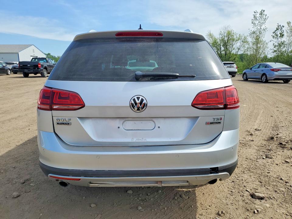 Продажа на аукционе авто 2017 Volkswagen Golf Alltrack, vin: 3VWH17AU4HM507001, номер лота: 50823556