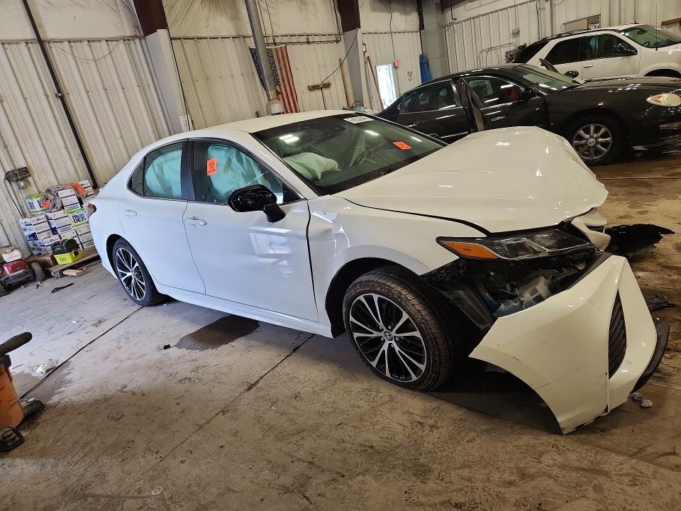 2018 Toyota Camry მანქანა იყიდება აუქციონზე, vin: 4T1B11HKXJU628395, აუქციონის ნომერი: 54636646