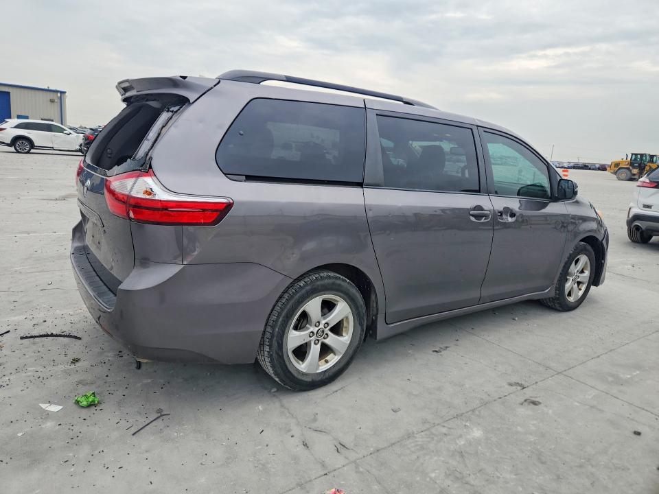 2018 Toyota Sienna მანქანა იყიდება აუქციონზე, vin: 5TDKZ3DC8JS921997, აუქციონის ნომერი: 54736416