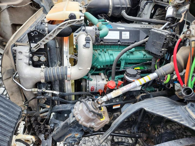 54615236 :رقم المزاد ، 4V4WC9EH1RN629758 vin ، 2024 Volvo Vnr مزاد بيع