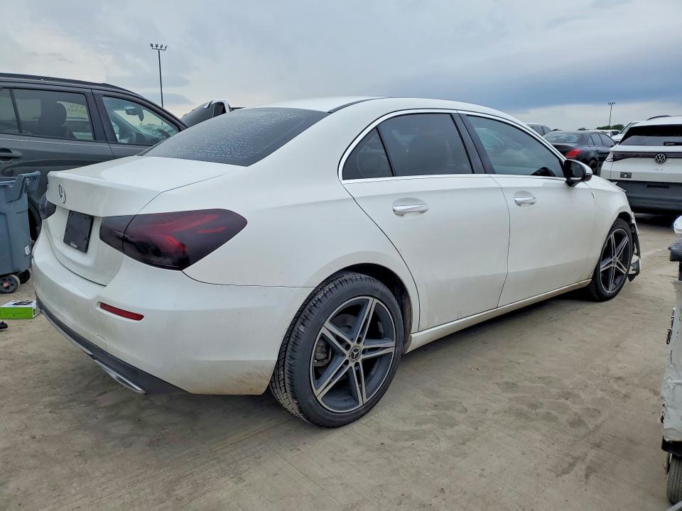 52821906 :رقم المزاد ، WDD3G4EB1KW032276 vin ، 2019 Mercedes-benz A مزاد بيع