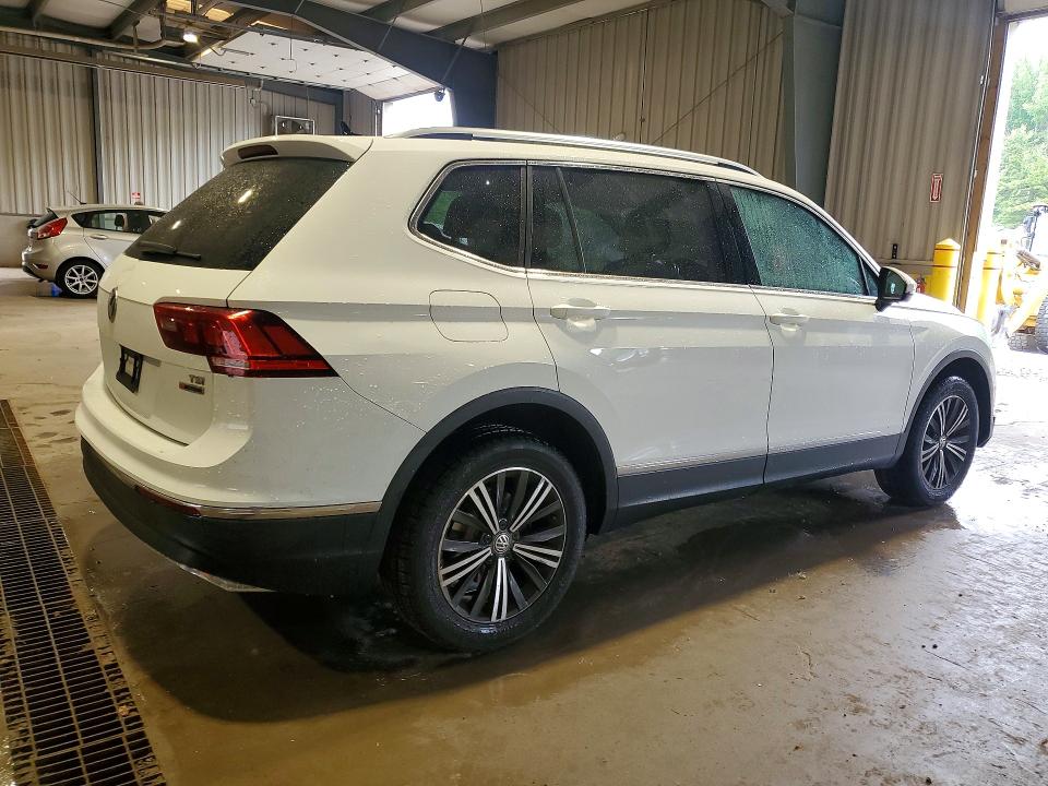 Продажа на аукционе авто 2018 Volkswagen Tiguan, vin: 3VV2B7AX7JM122474, номер лота: 54370516