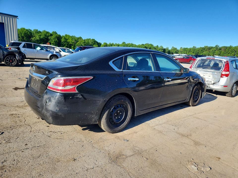 2015 Nissan Altima მანქანა იყიდება აუქციონზე, vin: 1N4AL3AP6FC261493, აუქციონის ნომერი: 54691706