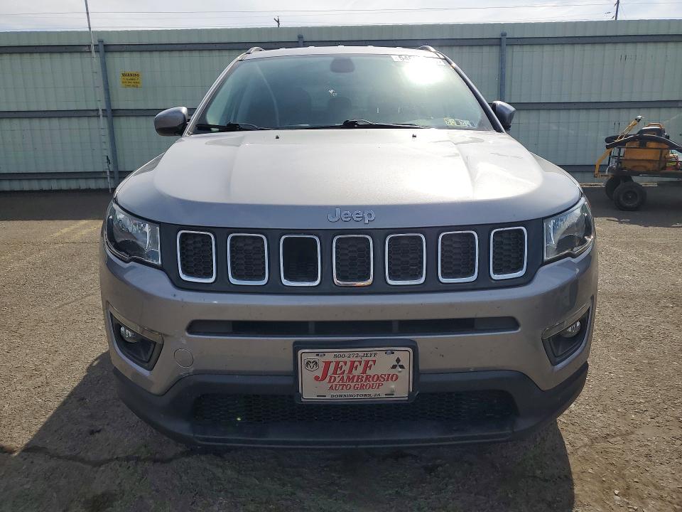 54659716 :رقم المزاد ، 3C4NJDBB6JT261694 vin ، 2018 Jeep Compass مزاد بيع