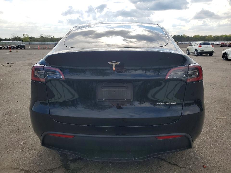 2024 Tesla Model Y მანქანა იყიდება აუქციონზე, vin: 7SAYGAEE4RF009102, აუქციონის ნომერი: 53639206