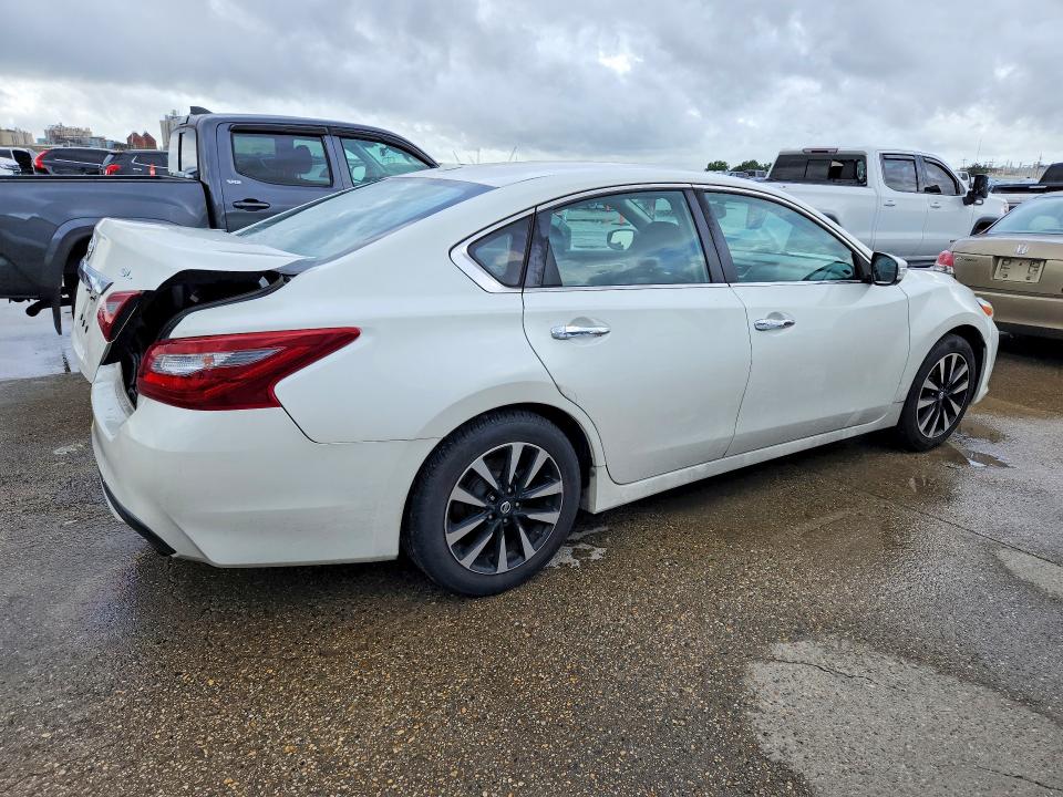 Продаж на аукціоні авто 2018 Nissan Altima, vin: 1N4AL3APXJC266219, номер лоту: 55178546
