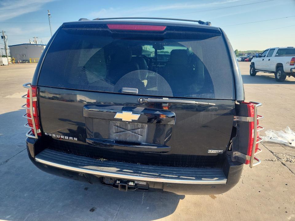 53513626 :رقم المزاد ، 1GNSCKE06BR390872 vin ، 2011 Chevrolet Suburban مزاد بيع