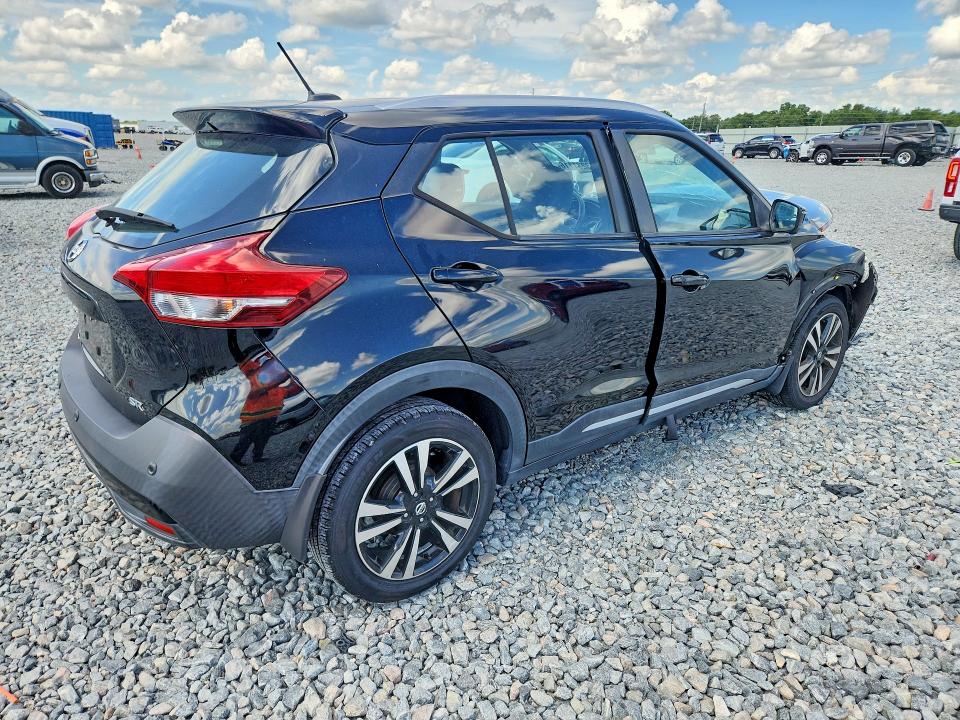53231116 :رقم المزاد ، 3N1CP5DV5LL500998 vin ، 2020 Nissan Kicks مزاد بيع