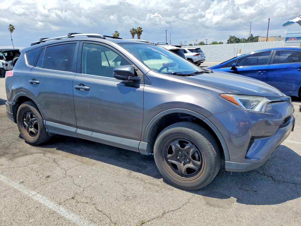 Продаж на аукціоні авто 2017 Toyota Rav4, vin: JTMZFREV0HJ108882, номер лоту: 55070366