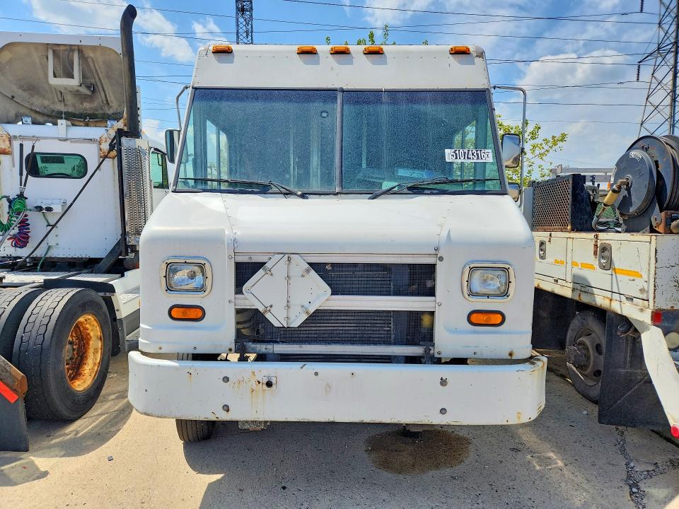 51074316 :رقم المزاد ، 4UZA4FF41WC897922 vin ، 1998 Freightliner Mt45 Chassis مزاد بيع