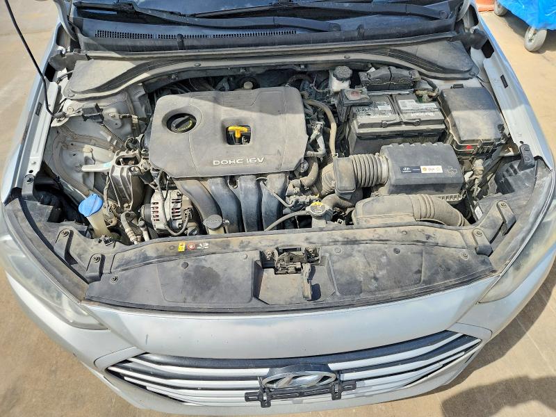 52705106 :رقم المزاد ، 5NPD84LF8HH092104 vin ، 2017 Hyundai Elantra مزاد بيع