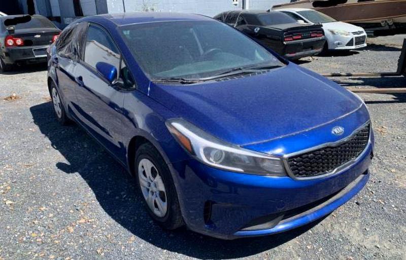 55801636 :رقم المزاد ، 3KPFK4A78HE045956 vin ، 2017 Kia Forte مزاد بيع