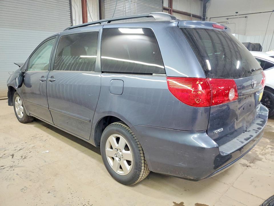 52783306 :رقم المزاد ، 5TDKK4CC5AS315018 vin ، 2010 Toyota Sienna مزاد بيع