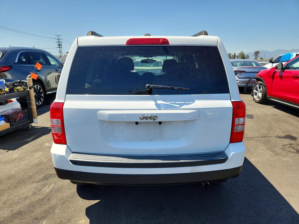 52610456 :رقم المزاد ، 1C4NJPBA1GD675666 vin ، 2016 Jeep Patriot مزاد بيع