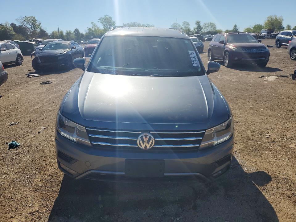 53418116 :رقم المزاد ، 3VV2B7AX2JM165183 vin ، 2018 Volkswagen Tiguan مزاد بيع