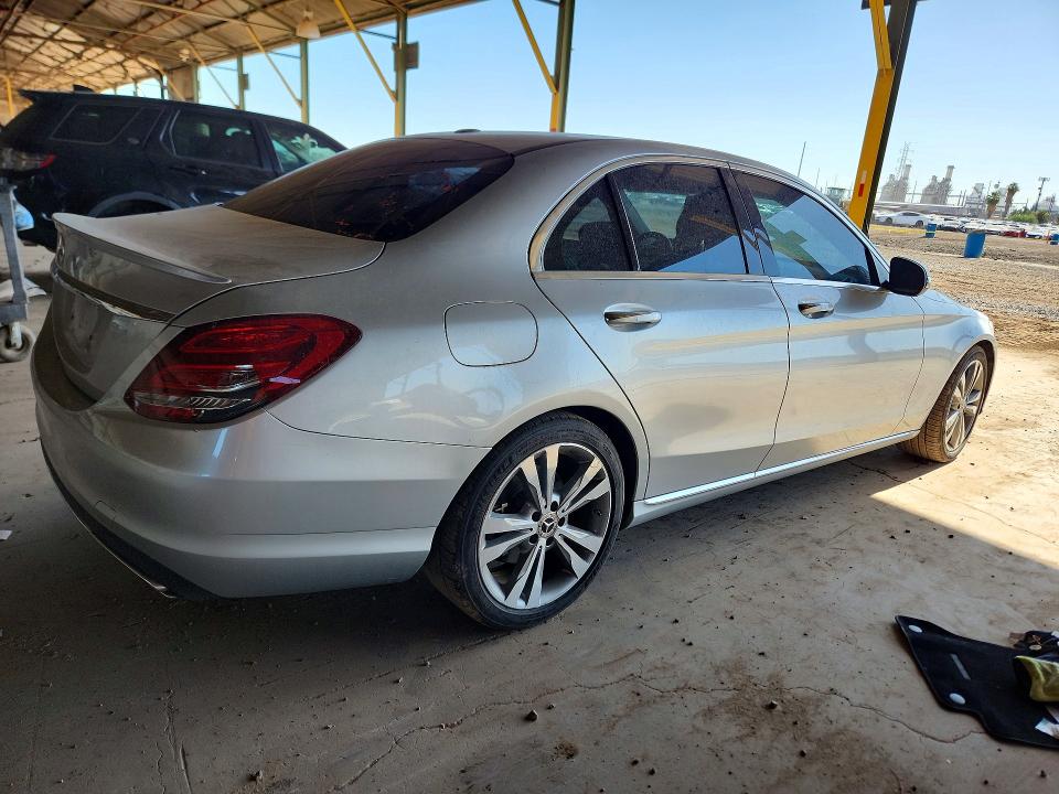 54899066 :رقم المزاد ، 55SWF4JB0JU277197 vin ، 2018 Mercedes-benz C مزاد بيع