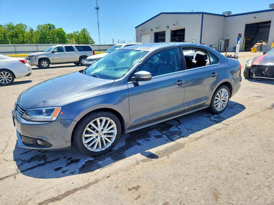53283006 :رقم المزاد ، 3VWLL7AJ6EM416608 vin ، 2014 Volkswagen Jetta مزاد بيع