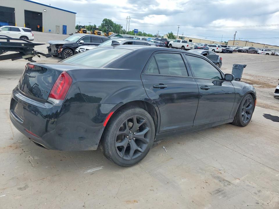53570396 :رقم المزاد ، 2C3CCAAG8LH168656 vin ، 2020 Chrysler 300 مزاد بيع