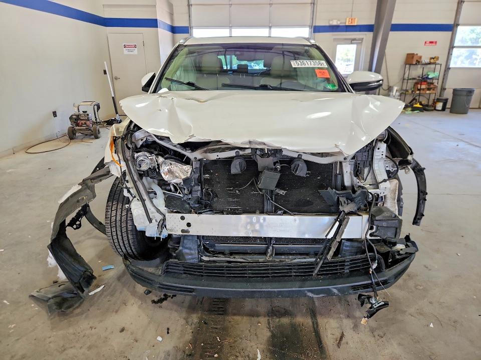 53617356 :رقم المزاد ، 5TDDKRFHXFS185709 vin ، 2015 Toyota Highlander مزاد بيع