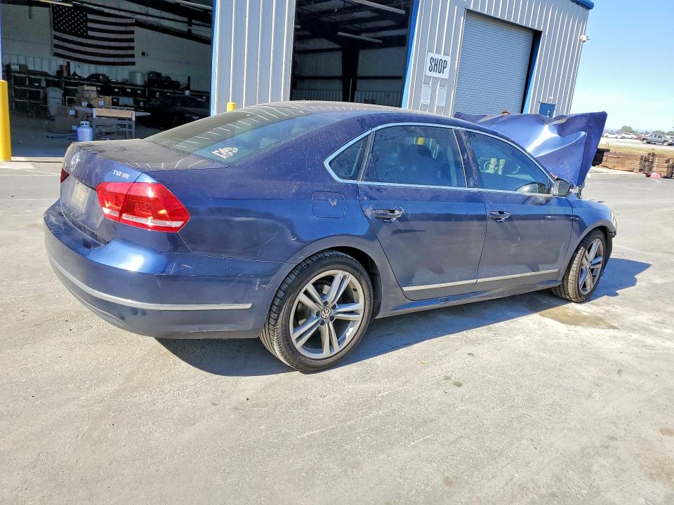 54164666 :رقم المزاد ، 1VWBT7A3XFC033979 vin ، 2015 Volkswagen Passat مزاد بيع