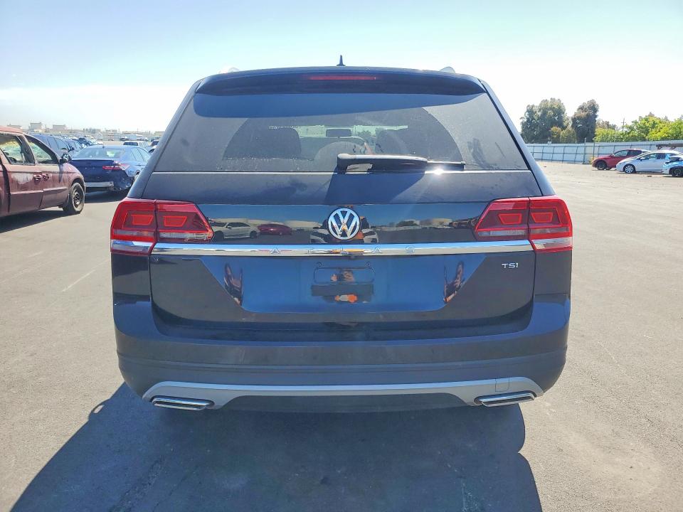 2018 Volkswagen Atlas მანქანა იყიდება აუქციონზე, vin: 1V2AP2CA1JC596217, აუქციონის ნომერი: 52817176