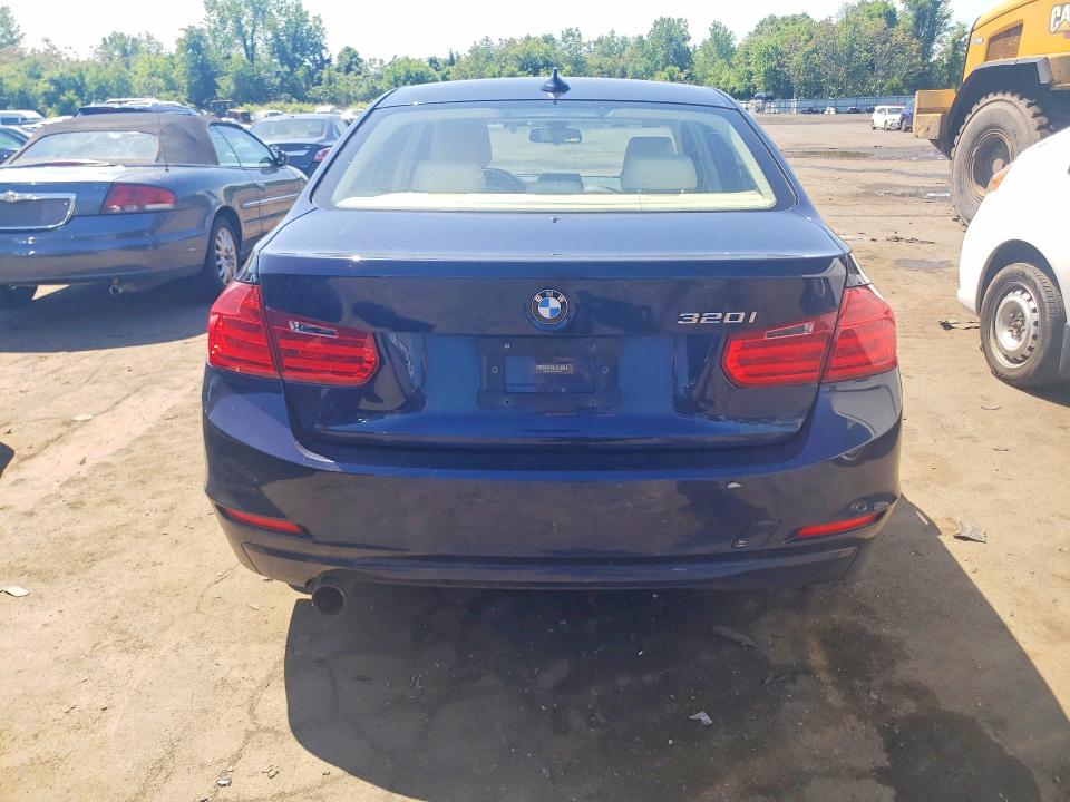 54302276 :رقم المزاد ، WBA3B1C57EK133562 vin ، 2014 Bmw 320 مزاد بيع