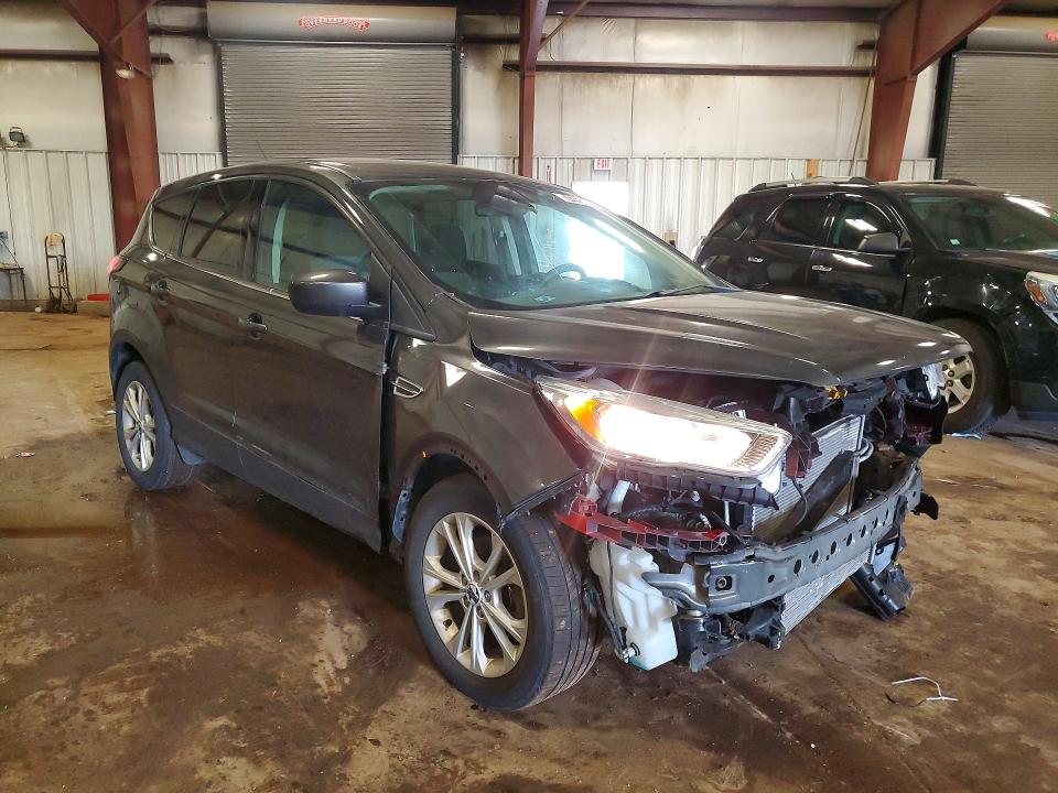 54437096 :رقم المزاد ، 1FMCU0GD3HUA13190 vin ، 2017 Ford Escape مزاد بيع