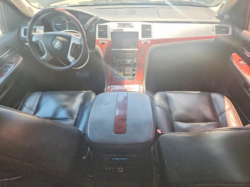 53320936 :رقم المزاد ، 1GYEC63858R228823 vin ، 2008 Cadillac Escalade مزاد بيع