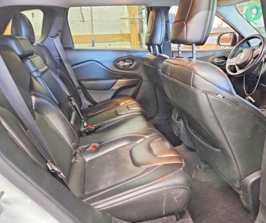 52742856 :رقم المزاد ، 1C4PJLLX0KD270900 vin ، 2019 Jeep Cherokee مزاد بيع