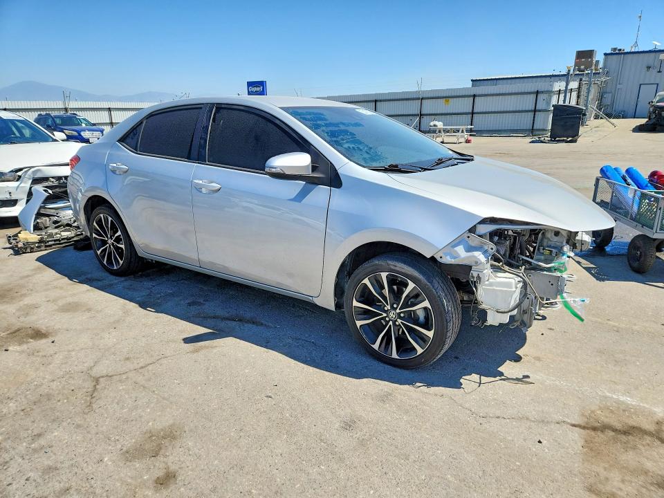 53100266 :رقم المزاد ، 2T1BURHE0JC105940 vin ، 2018 Toyota Corolla مزاد بيع