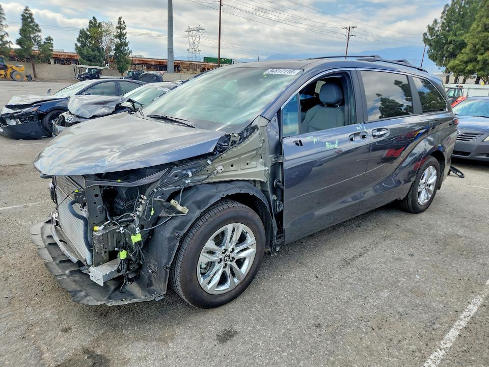 Auction sale of the 2025 Toyota Sienna, vin: 5TDJRKEC1SS263784, lot number: 54817116