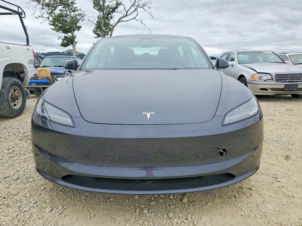 52429006 :رقم المزاد ، 5YJ3E1EA5SF040875 vin ، 2025 Tesla Model 3 مزاد بيع