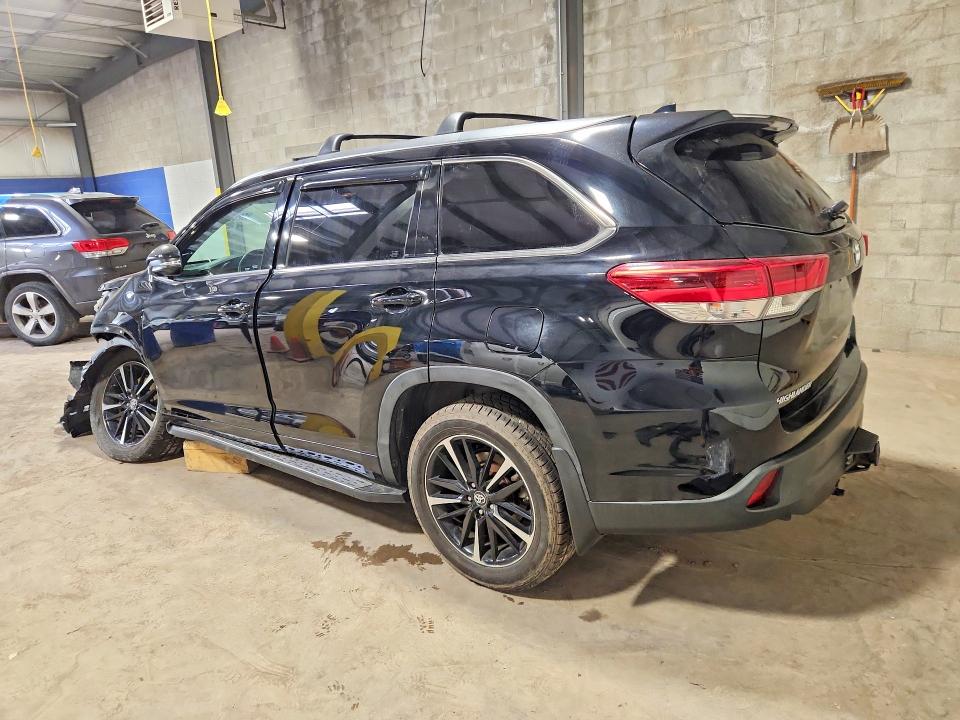 52686296 :رقم المزاد ، 5TDJZRFH0HS389212 vin ، 2017 Toyota Highlander مزاد بيع