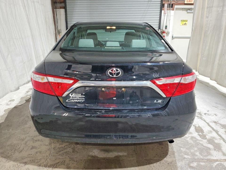 54596796 :رقم المزاد ، 4T4BF1FK4FR452624 vin ، 2015 Toyota Camry مزاد بيع