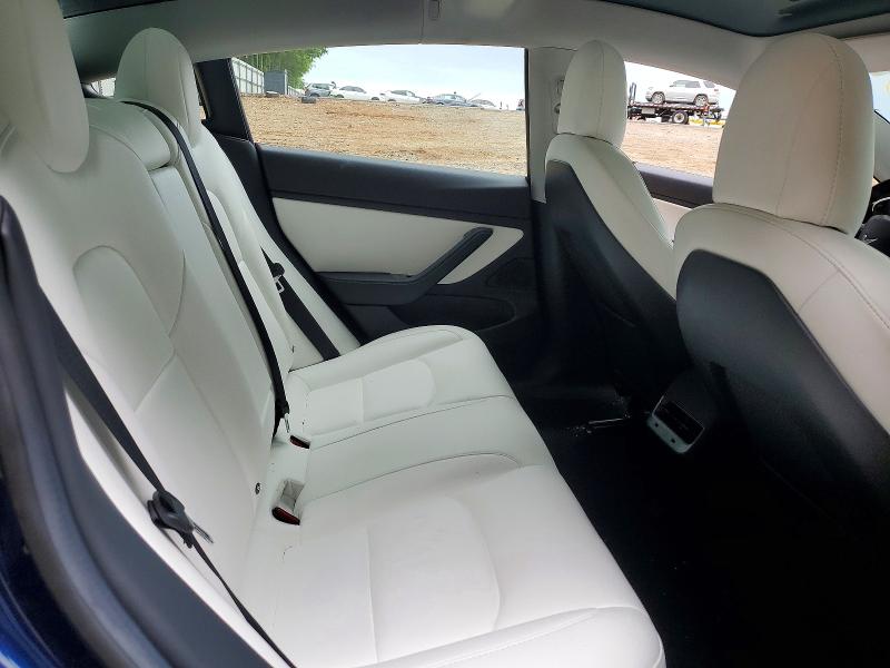 Продажа на аукционе авто 2018 Tesla Model 3, vin: 5YJ3E1EB5JF135332, номер лота: 52172796