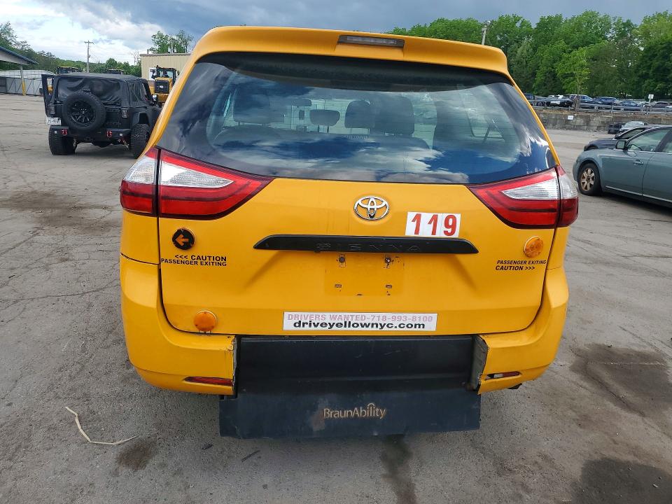 55360556 :رقم المزاد ، 5TDZZ3DC6HS876342 vin ، 2017 Toyota Sienna مزاد بيع