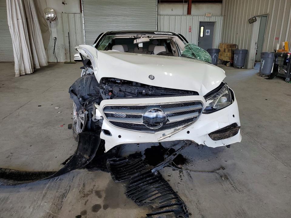 Продаж на аукціоні авто 2016 Mercedes-benz E, vin: WDDHF8JB4GB272023, номер лоту: 52872696