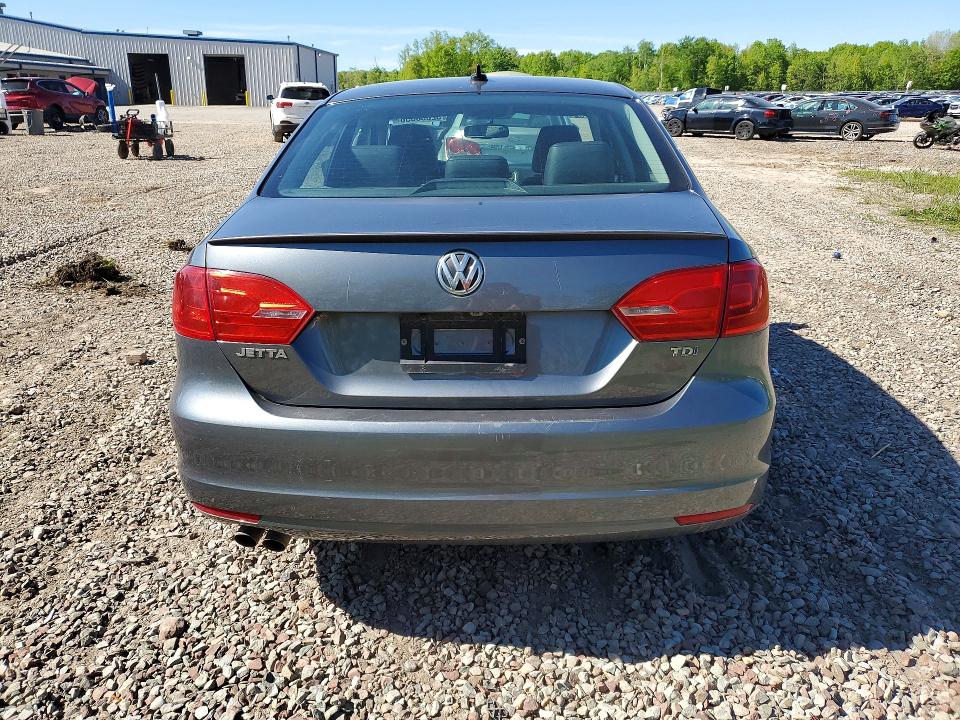 52858336 :رقم المزاد ، 3VWLL7AJ4EM445685 vin ، 2014 Volkswagen Jetta مزاد بيع