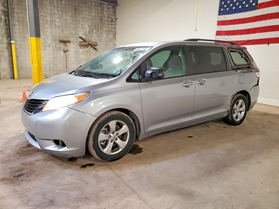 2011 Toyota Sienna მანქანა იყიდება აუქციონზე, vin: 5TDKK3DC2BS085710, აუქციონის ნომერი: 51850316