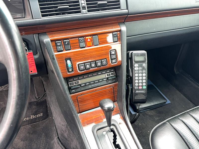 52910686 :رقم المزاد ، WDBEA28E4PB858079 vin ، 1993 Mercedes-benz 300 مزاد بيع