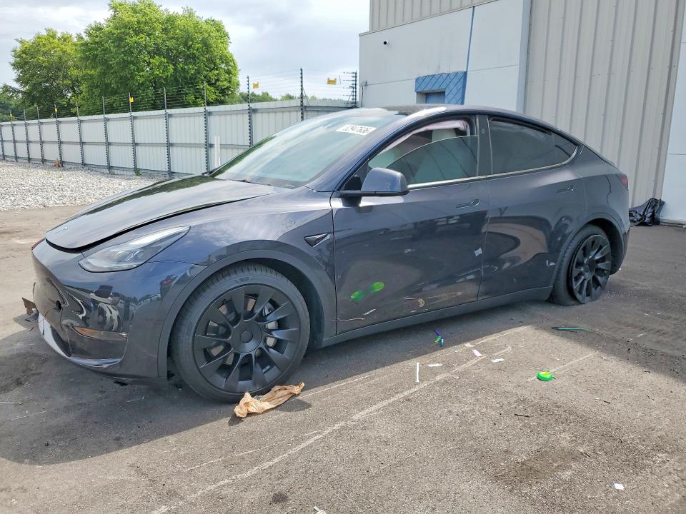 Auction sale of the 2024 Tesla Model Y, vin: 7SAYGAEEXRF024039, lot number: 52947636